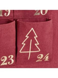 Coupon 🧨 Weihnachten Butlers Adventskalender Tassel L 123 X B 71cm SANTA IS COMING In Rot-Gold Günstig Kaufen 🌟 -BUTLERS Verkäufe butlers adventskalender tassel l 123 x b 71cm santa is coming in rot gold 4
