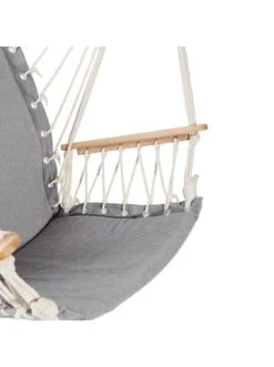 Rabatt 🥰 Garten & Balkon Butlers Hängesessel Mit Holzarmlehnen BABOON In Grau Günstig Kaufen 🧨 -BUTLERS Verkäufe butlers hangesessel mit holzarmlehnen baboon in grau 5