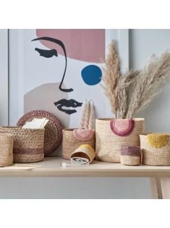 Blitzangebot 😉 Dekoration Butlers Korb Handgefertigt Aus Raffia Ø20cm ISALO In Natur-Gelb Günstig Kaufen 🔥 -BUTLERS Verkäufe butlers korb handgefertigt aus raffia o20cm isalo in natur gelb 1