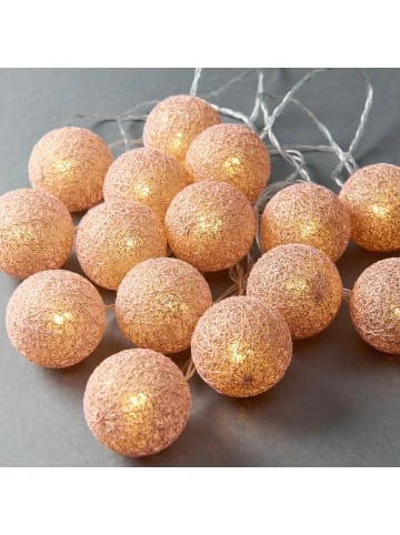 Coupon 🛒 Weihnachten Butlers LED-Lichterkette Cottonball 15 Lichter Mit USB-Batteriefach LES PETITES BELLE In Rosa Günstig Kaufen 🤩 4 Coupon 🛒 Weihnachten Butlers LED-Lichterkette Cottonball 15 Lichter Mit USB-Batteriefach LES PETITES BELLE In Rosa Günstig Kaufen 🤩 – Bild 2