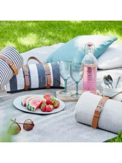 Bester Verkauf 🤩 Heimtextilien Butlers Picknickdecke L 150 X B 200cm WANDERLUST In Schwarz-Weiß Günstig Kaufen 🥰 9 Bester Verkauf 🤩 Heimtextilien Butlers Picknickdecke L 150 X B 200cm WANDERLUST In Schwarz-Weiß Günstig Kaufen 🥰 -BUTLERS Verkäufe butlers picknickdecke l 150 x b 200cm wanderlust in schwarz weiss 1