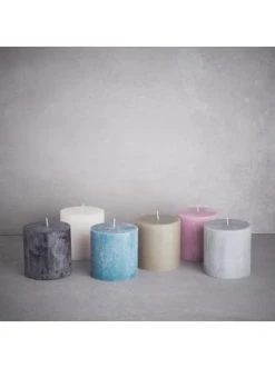 Aktion 😉 Dekoration Butlers Stumpenkerze Höhe 10cm RUSTIC In Taupe Günstig Kaufen 🎁 -BUTLERS Verkäufe butlers stumpenkerze hohe 10cm rustic in taupe 1