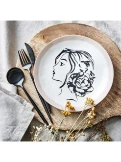 Auslauf 🛒 Küche Butlers Teller Frau Im Profil Ø21cm LINE ART In Schwarz-Weiß Günstig Kaufen ✔️ -BUTLERS Verkäufe butlers teller frau im profil o21cm line art in schwarz weiss 1